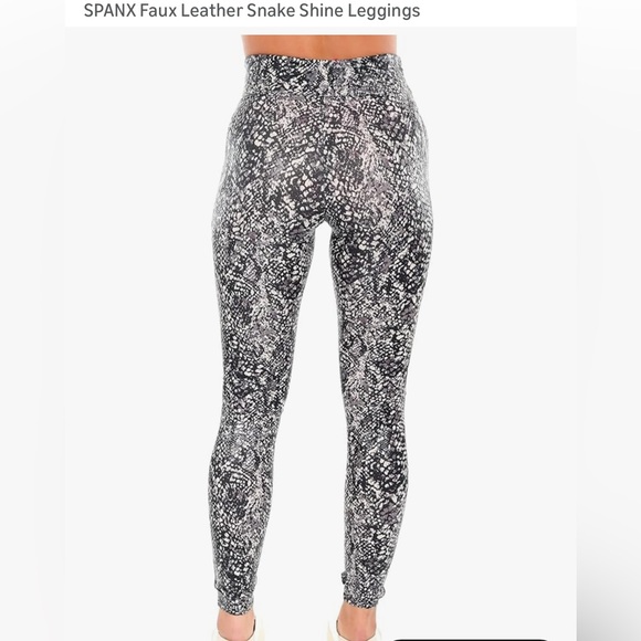 Spanx Faux Leather Snake Shine leggings in grey snake size Large Like New - Picture 3 of 10
